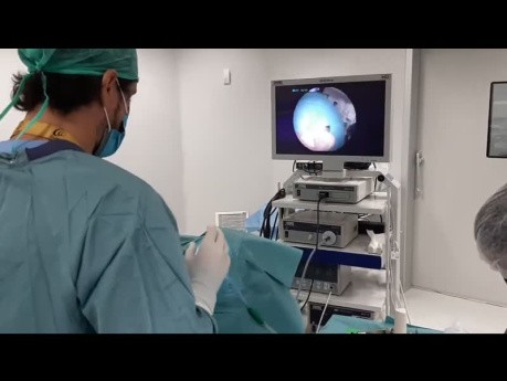Konfiguration des Operationssaals für die endoskopische Ohrchirurgie